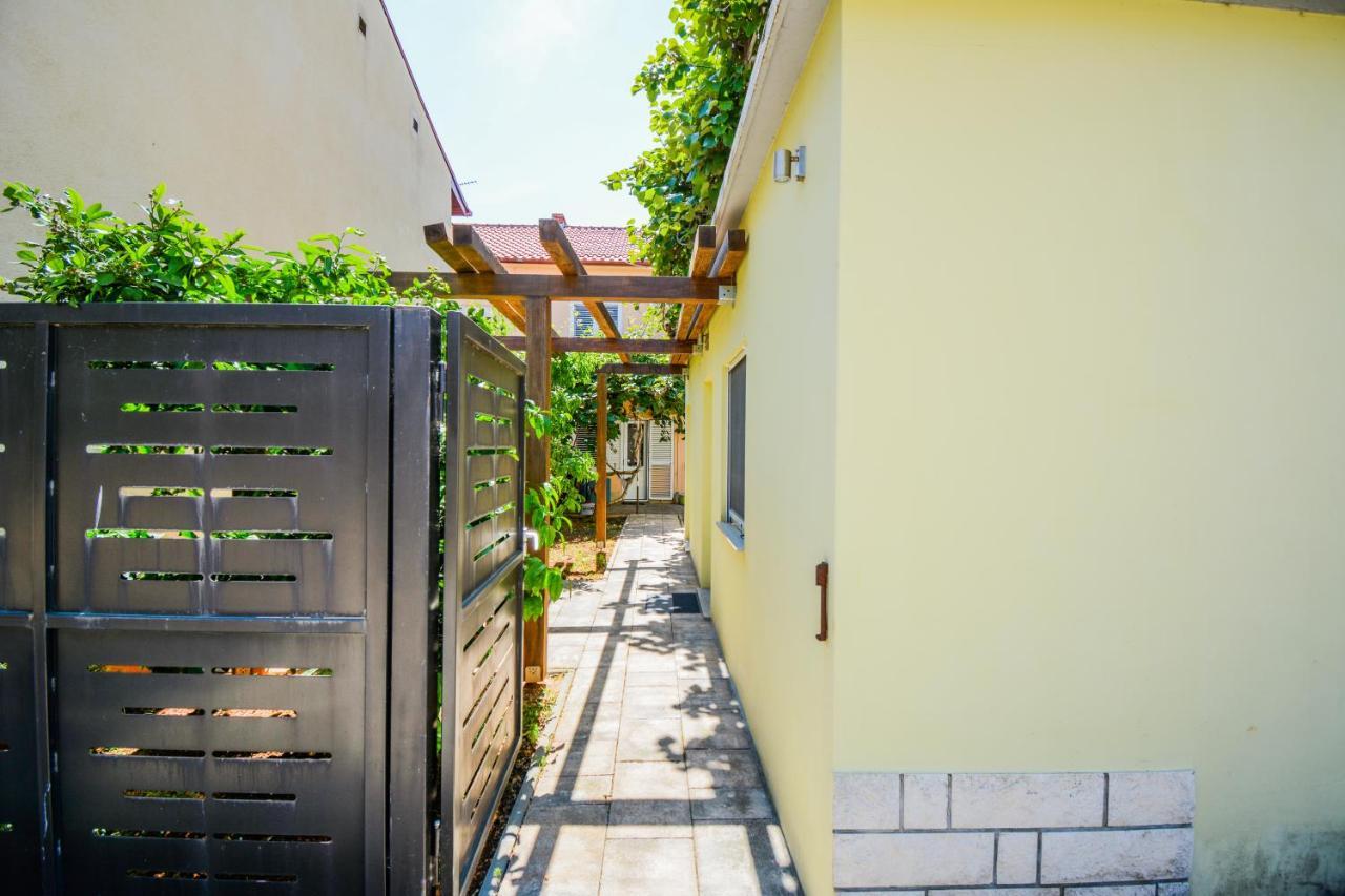 Apartment Grey&Yellow Ζαντάρ Εξωτερικό φωτογραφία